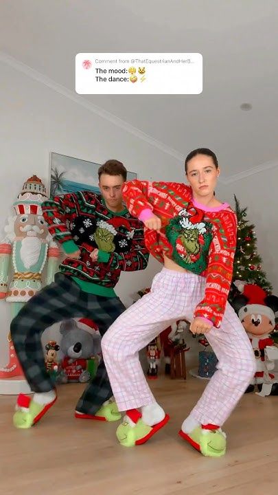 WHERE ARE ALL THE GRINCHES AT!? 🤣🎄 - #dance #trend #viral #christmas #funny #shorts