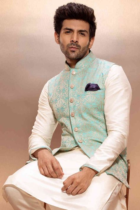 Classy Pastel Outfits For Grooms To Rock Their Wedding Look Kurta Sadri Mens Fashion, Cream Kurta With Jacket For Men, Kurta Pajama Bandi Men, Cream Colour Kurta For Men, Indian Jacket For Men, Kurta And Nehru Jacket For Men, Marriage Kurta For Men, Sagai Dress For Men, Bandi Kurta Mens Fashion