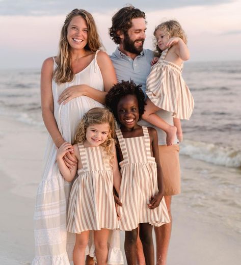 Thomas Rhett Wife, Lauren Akins, Shadow Of A Doubt, Happy 6th Birthday, Thomas Rhett, Becoming A Father, Pregnant Wife, Three Daughters, Country Music Stars