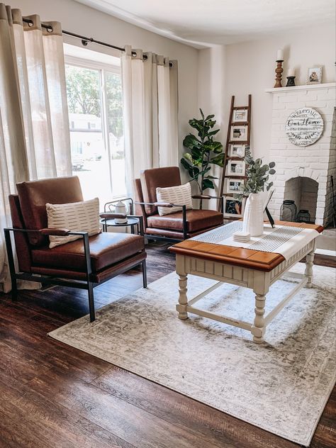 Modern Farmhouse style sitting room Sun Sitting Room, Front Sitting Room Ideas Farmhouse, Sitting Room Modern Farmhouse, Front Room Sitting Room Ideas, Front Den Room Ideas, Front Entry Sitting Room, Fun Sitting Room Ideas, Small Front Sitting Room, Sitting Room Ideas Farmhouse