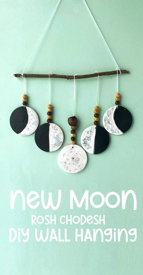 Moon Phases Crafts Preschool, Reggio Moon Activities, Moon Projects For Preschool, Space Crafts For Adults, Phases Of The Moon Art Project, Kindergarten Moon Activities, Moon Classroom Decor, Phases Of The Moon Craft, Moon Phase Craft