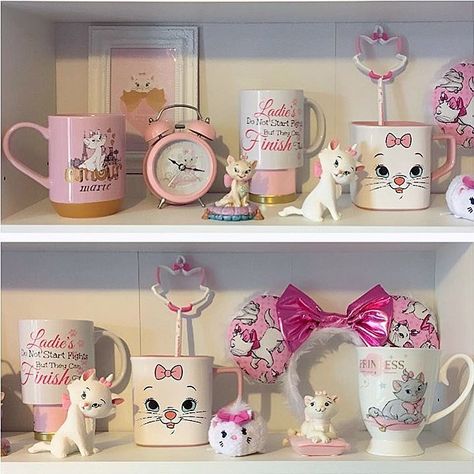 Hairstyles For Shoulder Length, Disney At Home, Cat Bedroom, Disney Room Decor, Little Shelf, Disney Mug, Shoulder Length Curly Hair, Disney Cups, Disney Merch