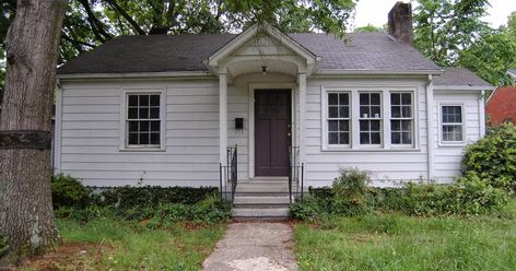 1920 Cottage Homes, 1950s Cottage Remodel, 1920s Cottage Bungalow, Small Cottage Renovation Ideas, Small Bungalow Exterior Makeover, Rental House Renovation, 1930 Cottage Style Home, 1950 Renovation House, 1940s Cottage Remodel