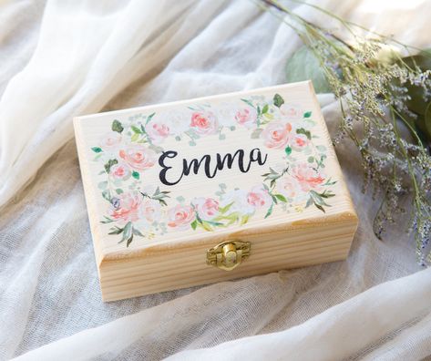 Wedding Bridal Party Gifts, Rustic Bridesmaids, Bridal Party Flowers, Storing Jewelry, Name Boxes, Flower Girl Jewelry, Gift Box Jewelry, Sorority Shirt, Girls Jewelry Box