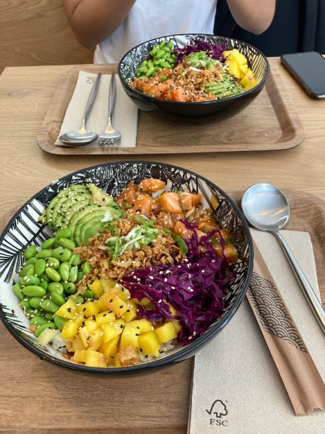 Aesthetic Buddha, Asia Bowl, Bowl Aesthetic, Dinner Restaurants, Healthy Food Motivation, Poke Bowl, Buddha Bowl, Healthy Sweets Recipes, Food Goals