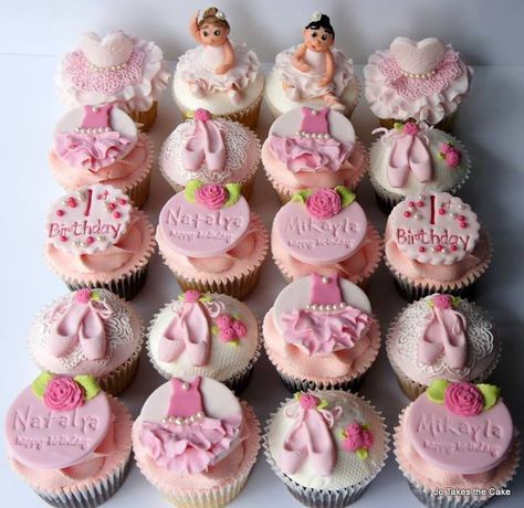 ♥ Dance Cupcakes, Ballet Cupcakes, Epic Cakes, Cupcakes Bonitos, Christening Cake Girls, Childrens Cupcakes, Castle Birthday Cakes, Ballerina Theme, Ballet Cakes