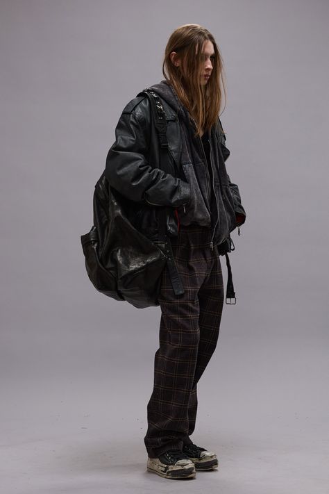 R13 Fall 2024 Ready-to-Wear https://www.vogue.com/fashion-shows/fall-2024-ready-to-wear/r13/slideshow/collection#25 Joker Outfit, R13 Denim, Relaxed Trousers, Alice In Chains, Baggy Pant, Brown Plaid, Fitted Trousers, Fall 2024, Short Jacket