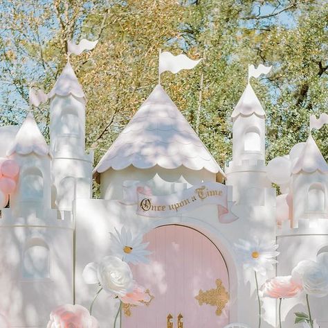 Disney Castle Birthday Party, Ballerina Birthday Party Decorations, Castle Birthday Party, Castle Birthday, Ballet Birthday Party, Castle Party, Castle Backdrop, Outdoor Playhouse, Cinderella Birthday Party