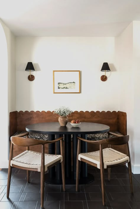 Casa Vintage, Banquette Seating, Dining Nook, Dining Room Inspiration, Room Decorations, The Design Files, Breakfast Nook, Dining Room Design, Home Staging