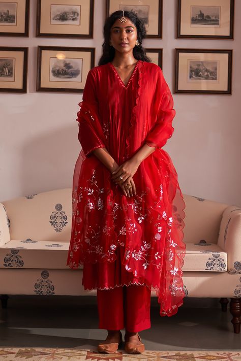 Buy Red Mangalgiri Cotton Embroidered Floral V Neck Khushboo Anarkali Set For Women by Label Earthen Online at Aza Fashions. Blouse Yoke, Cotton Anarkali, Traditional Attires, Cotton Kurta, Silk Dupatta, Indian Fashion Dresses, Kurta Set, Lace Panelled, Classic Outfits