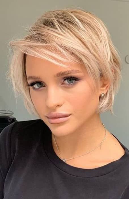 30 Short Bob Haircuts & Hairstyles for Women in 2023 Bob Haircut For Fine Hair, Messy Short Hair, Hair 2024, Bob Hairstyles For Fine Hair, Short Layered Haircuts, Bob Haircuts For Women, Short Bob Haircuts, Haircuts For Fine Hair, Short Hair Haircuts