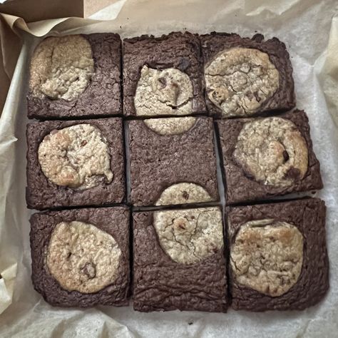 Domino's Marbled Cookie Brownie (9 pcs.) Dominos Cookies Recipes, Dominos Cookie Brownie Recipe, Dominos Brownies, Copycat Cicis Pizza Brownies, Domino Brownies, Brookies Recipe Cookie Brownies In Muffin Tin, Delicious Pizza, Brownie Cookies, Tasty Dishes