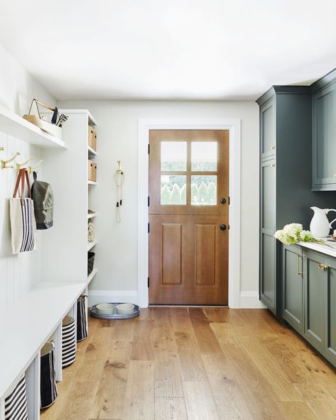 Emily Henderson Portland mudroom. #organizedhome #organization #entryway #mudroom House Plans With Pantry, Emily Henderson Design, Mudroom Entryway, Mudroom Design, Emily Henderson, Dutch Door, Diy Outdoor Decor, Amber Interiors, Laundry Mud Room