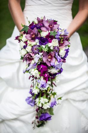 Bouquet Blue And Purple Hydrangea, Bridal Bouquet Purple, Hydrangea Bridal Bouquet, Galaxy Wedding, Bouquet Purple, Purple Bridal Bouquet, Wedding Themes Spring, Purple Hydrangea, Purple Wedding Bouquets