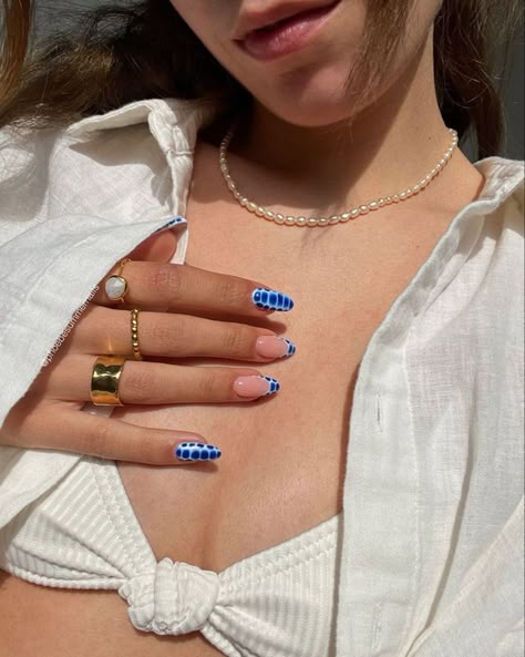 Costa Rica Inspired Nails, Blue Vacay Nails, Summer In Italy Nails, Nails For Italy Vacation, Italy Nails Aesthetic, Nails Greece Vibe, Blue Snake Nails, Holiday Blue Nails, Snake Print Nails Acrylic