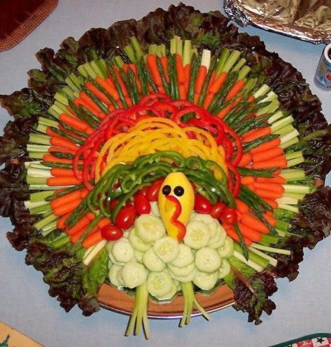 Turkey Vegetable Tray, Thanksgiving Veggie Tray, Turkey Veggie Tray, Thanksgiving Veggies, Thanksgiving Fruit, Thanksgiving Vegetables, Thanksgiving Appetizers Easy, Turkey Treats, Thanksgiving Snacks