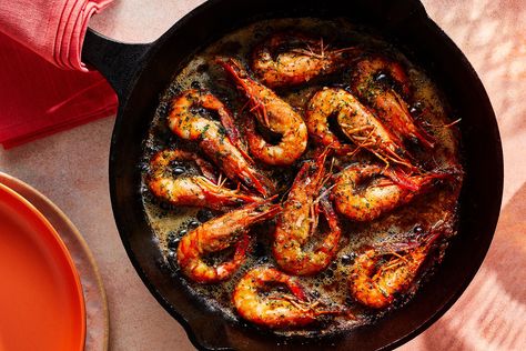 What you need to know about cooking shrimp and how to make delicious recipes like shrimp and grits, shrimp scampi, and shrimp cocktails. Head On Shrimp, Cook Scallops, Cooking Raw Shrimp, Grilled Shrimp Kabobs, Shrimp Cocktails, Ways To Cook Shrimp, Cooking Shrimp, Cook Shrimp, How To Cook Scallops