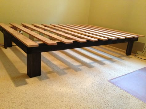 make your own platform bed for $30--easy!                              … Diy Platform Bed Frame, Platform Bed Plans, Diy Platform Bed, Diy Bed Frame, Queen Bed Frame, Bed Plans, Diy Holz, Diy Bed, Platform Bed Frame