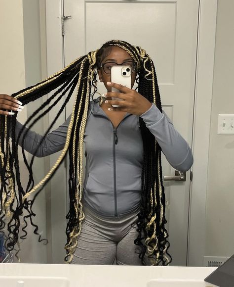 Peekaboo Hair Colors, 27 Piece, Short Box Braids Hairstyles, Peekaboo Hair, Braiding Styles, Beautiful Black Hair, Box Braids Hairstyles For Black Women, Beauty Hairstyles, Cute Braided Hairstyles