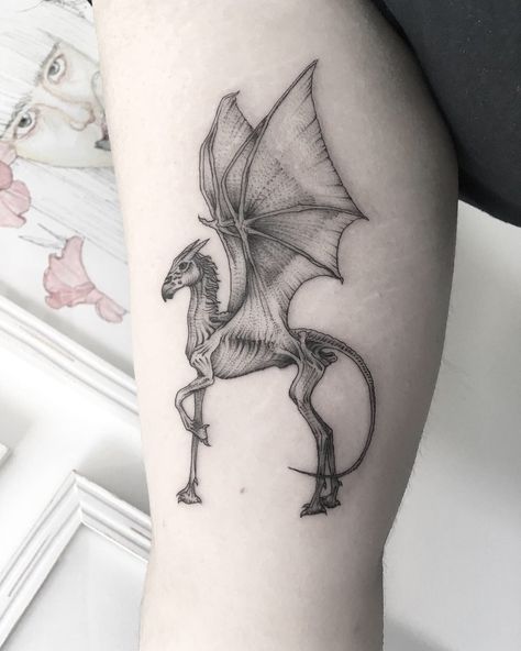 Thestral Tattoo, Harry Potter Tattoo Sleeve, 16 Tattoo, Hp Tattoo, Tattoo Dotwork, Harry Potter Tattoos, Harry Potter Tattoo, Geniale Tattoos, E Tattoo