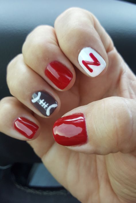 Nebraska Nails, Nebraska Nails Designs, Uga Nails, Georgia Nails, Nebraska Husker Nails, Husker Nails Designs, Football Nails Acrylic, Cheer Nails Designs, Football Gel Nails