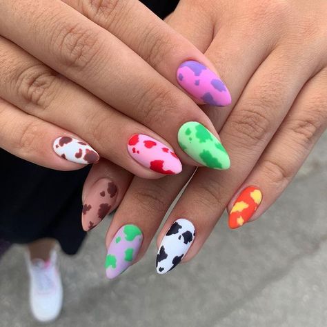 Cow Print Nails, Nail Design Glitter, Crazy Nail Designs, Cow Nails, Edgy Nails, Grunge Nails, Print Nails, Animal Nails, Clothing Outfit Ideas