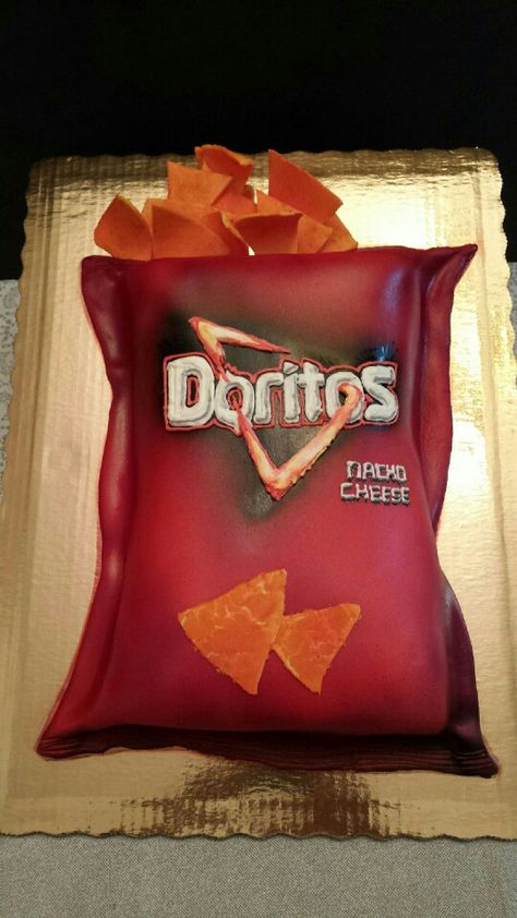 Doritos cake....Jessica Hoover and Carol Robert. Cakes For Men, Diy Food, Cake Creations, Party Event, Chip Bag, Diy Food Recipes, Chips, Cupcake Cakes, Cake Recipes