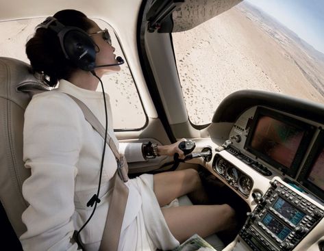 vogue-january-2007_08 Jonny Lee Miller, Pilot License, Vogue Photo, Angelina Jolie Photos, Private Pilot, John Malkovich, Jolie Pitt, Female Pilot, Annie Leibovitz