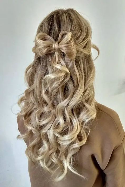 Hoco Blonde Hairstyles, Hairstyles For Prom Blonde Hair, Prom Hairstyles Pearls In Hair, Hoco Hairstyles Curled, Prom Hairstyles Medium Hair, Curled Formal Hair, Blonde Hair Prom, Half Up Half Down Curls, Blonde Celebrity Hair