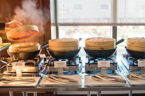 Traditional bamboo steamer baskets on the buffet at the Mandarin Oriental's weekend dim sum brunch buffet on Sunday Dimsum Buffet Display, Dimsum Party, Wedding Buffet Displays, Dim Sum Buffet, Dim Sum Party, Asian Buffet, Japanese Buffet, Buffet Counter, Hotel Breakfast Buffet