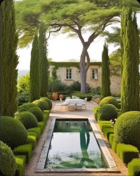 French Garden Landscape, French Chateau Landscaping, French Style Landscaping, French Chateau Pool, French Pool, Chateau Garden, Water Feature Design, Modern Garden Design Ideas, Garden Design Inspiration