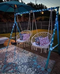 How you can transform an old children's swing set into the ultimate boho backyard retreat Diy Fence Decor, Indoor Treehouse, Backyard Vibes, Chill Spot, House Upgrades, Building Things, Yard Furniture, Backyard Swings, Upcycling Projects