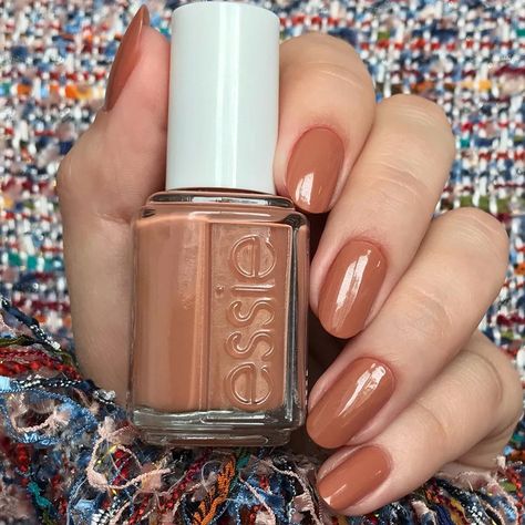 Aleksandra | Nailart on Instagram: “Here’s essie’s ‘Cliff Hanger’ from the Rocky Rose collection. A cute caramel creme polish. Luvvvv how this applied so smoothly! #essie…” Caramel Nails, Short Nails Art, Short Nails, Essie, Cute Nails, Rocky, Nail Colors, Caramel, Beauty Makeup