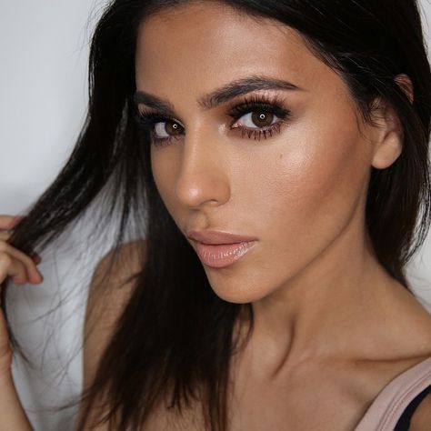 “✨bronzed✨ and ready to head out to the Elle Women in TV dinner!” Brunette Olive Skin, Makeup For Brown Eyes Brunette, Brown Eyes Brunette, Party Makeup Brown Eyes, Teni Panosian, Wedding Makeup For Brunettes, Wedding Hairstyles And Makeup, Wedding Makeup For Brown Eyes, Best Wedding Makeup