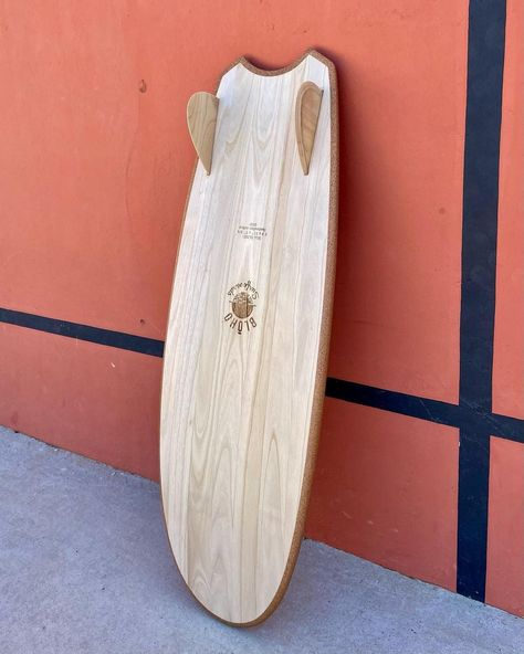 @blohosurfboards BLŌHO Mini Simmons 5’2 x 21’’ x 2’’ 3/4 Another experimental board with a mix of paulownia timber and thick cork with handmade paulownia fins glued into the board 🌞 #minisimmons #simmonssurfboard #ecoboard #handcrafted #experimental #woodisgood #corkysurfboard #sustainablesurf #greensurfboards 📷: @blohosurfboards. Thank you so much for letting us repost. 🤙🌊⁠ ⁠ We're obsessing over everything about this board. What about you guys?⁠ ⁠ #minisimmonssurfboard #surfing #repost Wood Surfboard, Board House, Wooden Surfboard, Router Cnc, Surfboard Shapes, Good Wood, Tree Stumps, Surfboard Design, Paddle Boards