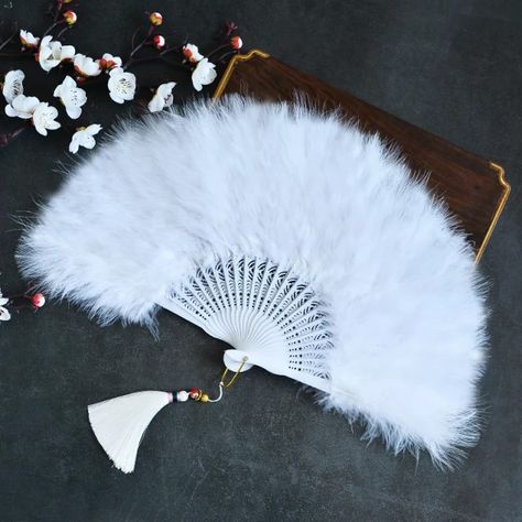 Calligraphy Flowers, Lily Pictures, Bamboo Fan, Wedding Retro, Wedding Fan, Hand Fans For Wedding, Chinese Fans, Folding Fans, Chinese Fan