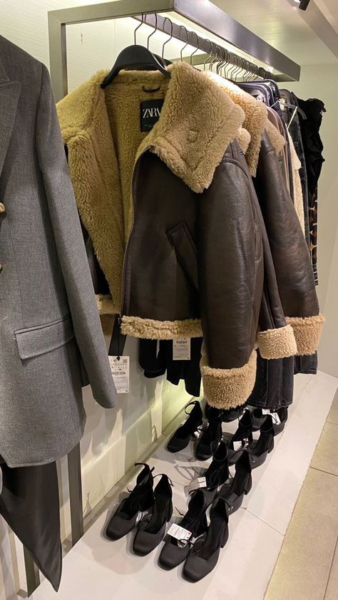 Ootd Frio, Zara Winter Coat, Miami Shopping, Fitness Fashion Outfits, Zara Coat, Zara Jacket, Zara Outfit, Designer Party Wear Dresses, Winter Fits