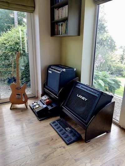 Guitar Storage Cabinet, Guitar Amp Stand, Guitar Corner, Writing Songs Inspiration, Amp Stand, Guitar Storage, Music Storage, Music Stands, Guitar Room