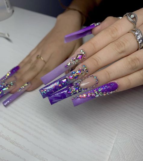 Nail Inspo Rhinestones, Baddie Bling Nails, Fye Nails, Purple Acrylic Nails, Lilac Nails, Long Acrylic Nail Designs, Nails Design With Rhinestones, Colored Acrylic Nails, Exotic Nails