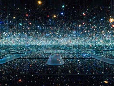 Infinity Mirrored Room-The Souls of Millions of Light Years Away - Yayoi Kusama Infinity Mirror Room, Infinity Mirrors, Neon Rouge, Infinity Room, The Broad Museum, Experiential Art, Hirshhorn Museum, Claes Oldenburg, Mirror Room