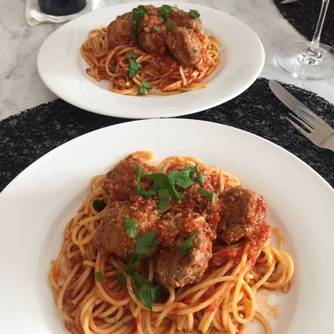 Meatballs With Ricotta, Pasta With Red Sauce, Salvadorian Food, Can Black Beans, Vegan Meatballs, Dried Thyme, Pasta Lover, Food Therapy, Healthy Food Motivation