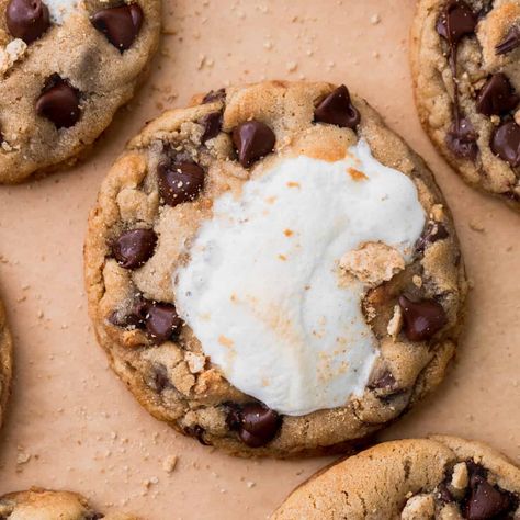 S'mores Cookies Peanut Butter Banana Cookies, Oreo Stuffed Chocolate Chip Cookies, S Mores Cookies, Gooey Cookies, Smores Cookies, Chocolate Banana Bread, Chewy Chocolate Chip, Cookie Calories, Chewy Chocolate Chip Cookies