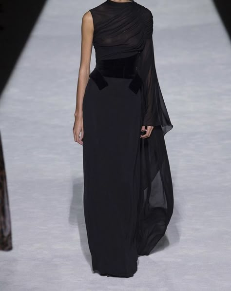 Tom Ford Black Dress, Rock Dress, 파티 드레스, Dinner Outfit, فستان سهرة, Black Gown, Chic Dresses, Glam Dresses, Fashion Show Collection