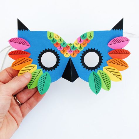 Make your own easy bird of paradise mask | DIY Craft for all ages Diy Halloween Masks, Owl Mask, Mascaras Halloween, Paper Owls, Bird Masks, Paper Mask, Easy Diy Halloween, Diy Mask, Easy Paper Crafts