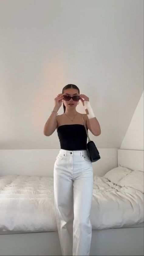 Casual Hot Outfits, Minimalist Outfit Casual, Minimalistic Outfits, Trendy Outfit Inspo, Outfit Elegantes, Outfits Con Jeans, White Jeans Outfit, Jeans Outfit Women, Everyday Fashion Outfits