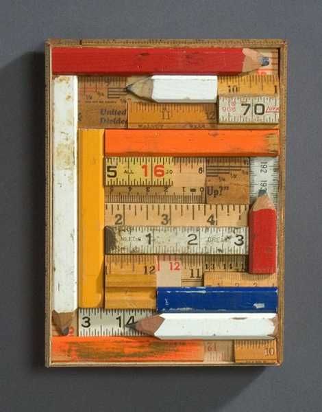 wall art decor made from old wooden rulers Recycled Wall Decor, Diy Wooden Wall Art, Ruler Crafts, Yard Sticks, Wooden Ruler, Trash Art, Dekor Diy, Stick Art, Recycled Art