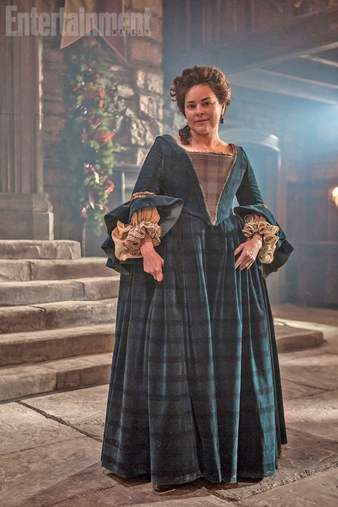 Gabaldon, who will make a cameo as Iona MacTavish in an episode called “The Gathering,” filmed her scene back in February. Outlander Novel, Gabaldon Outlander, Diana Gabaldon Books, John Bell, Outlander Costumes, Diana Gabaldon Outlander Series, Diana Gabaldon Outlander, Outlander Season 1, Outlander Book Series