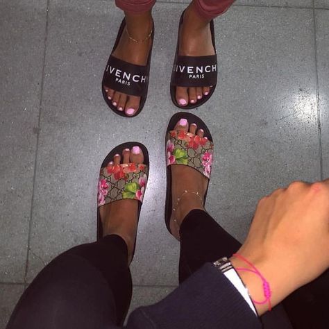 Gucci Slides Outfit, Slides Outfit, Cute Slides, Gucci Slides, Shoe Inspo, Cute Sandals, Slides Shoes, Sneaker Heels, Stylish Shoes