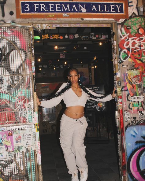 “The RELAUNCH” ~ Here We Go… 🎨🤞🏽💗 📸: @ceezzscamzbts #ctivativecreations #artist #photoshoot #nyc #freemanalley #host #graffiti Grafiti Photoshoot, Graffiti Photoshoot, Artist Photoshoot, Graffiti Wall, Graffiti, Wall, Quick Saves