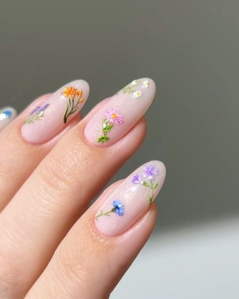 Multicolor Flower Nails, Flower Stickers Nails, Nails With Wildflowers, Natural Floral Nails, Pastel Yellow And Purple Nails, Minimal Floral Nails, Colorful Wedding Nails, Summer Solstice Nails, Wildflower Nail Art